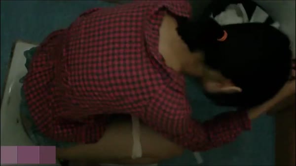 大陸超經典盜攝輯：怪咖潛入醫學院校錄得大量女生如廁 各色嫩穴不勝枚舉-高清1080P（十一）